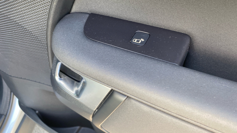 Land Rover Discovery 3.0 D300 R-Dynamic HSE 5dr Auto Diesel Station Wagon